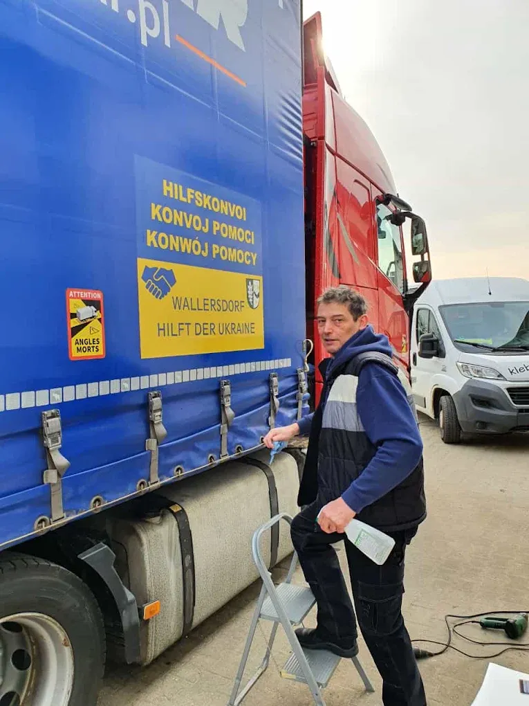 LKW-Planenbeschriftung Hilfskonvoi Wallersdorf
